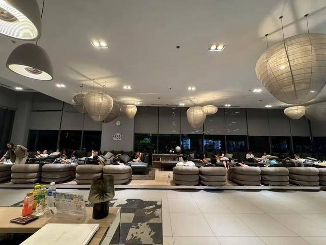 皇冠信用網注册开户
_“相当于约一千颗原子弹”皇冠信用網注册开户
！强震后的缅甸曼德勒40℃高温
